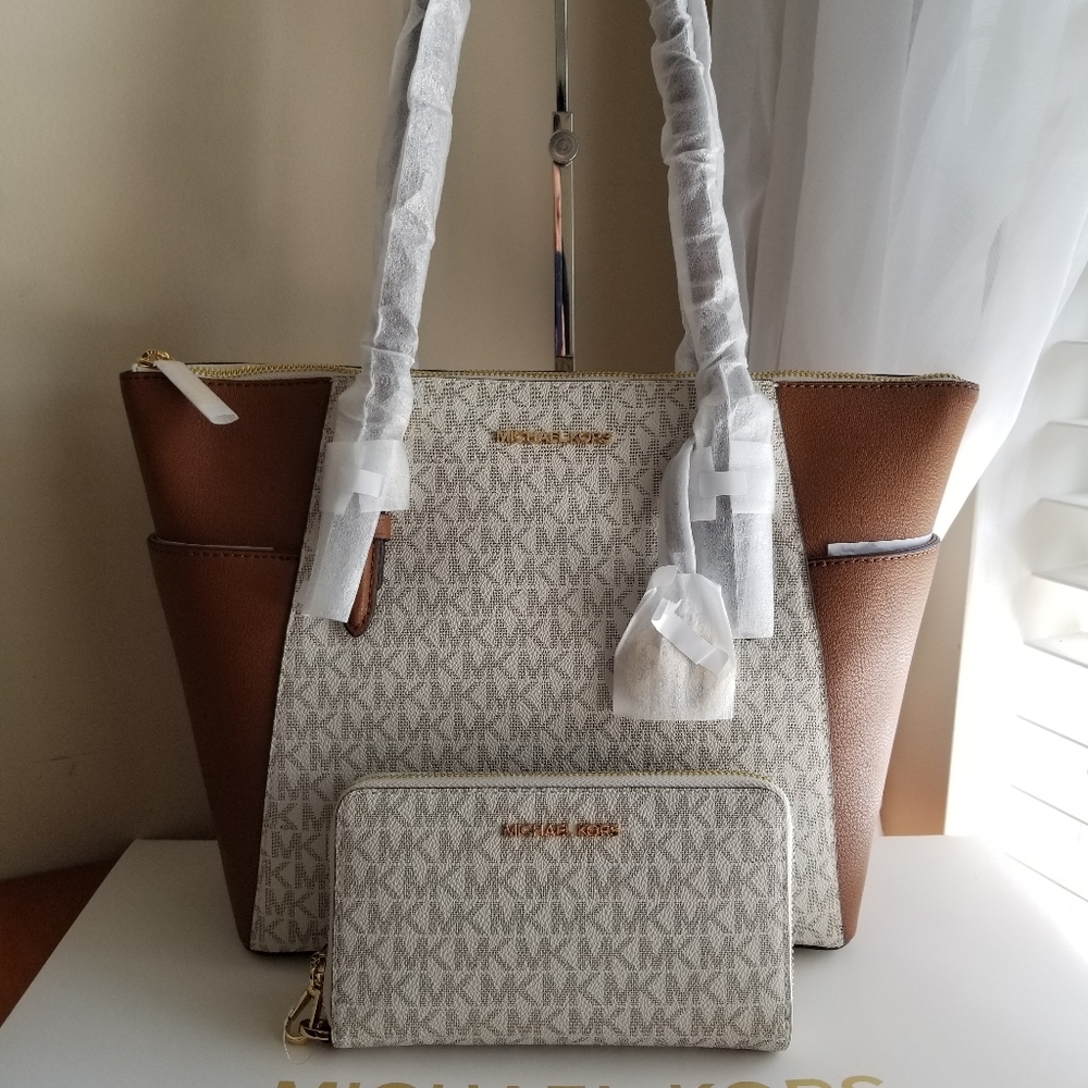 New Michael Kors Bag and Wallet Set